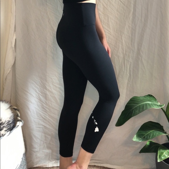 SOLD ❤️ Rare Lululemon Hawaiian Island Align HR - Picture 5 of 6